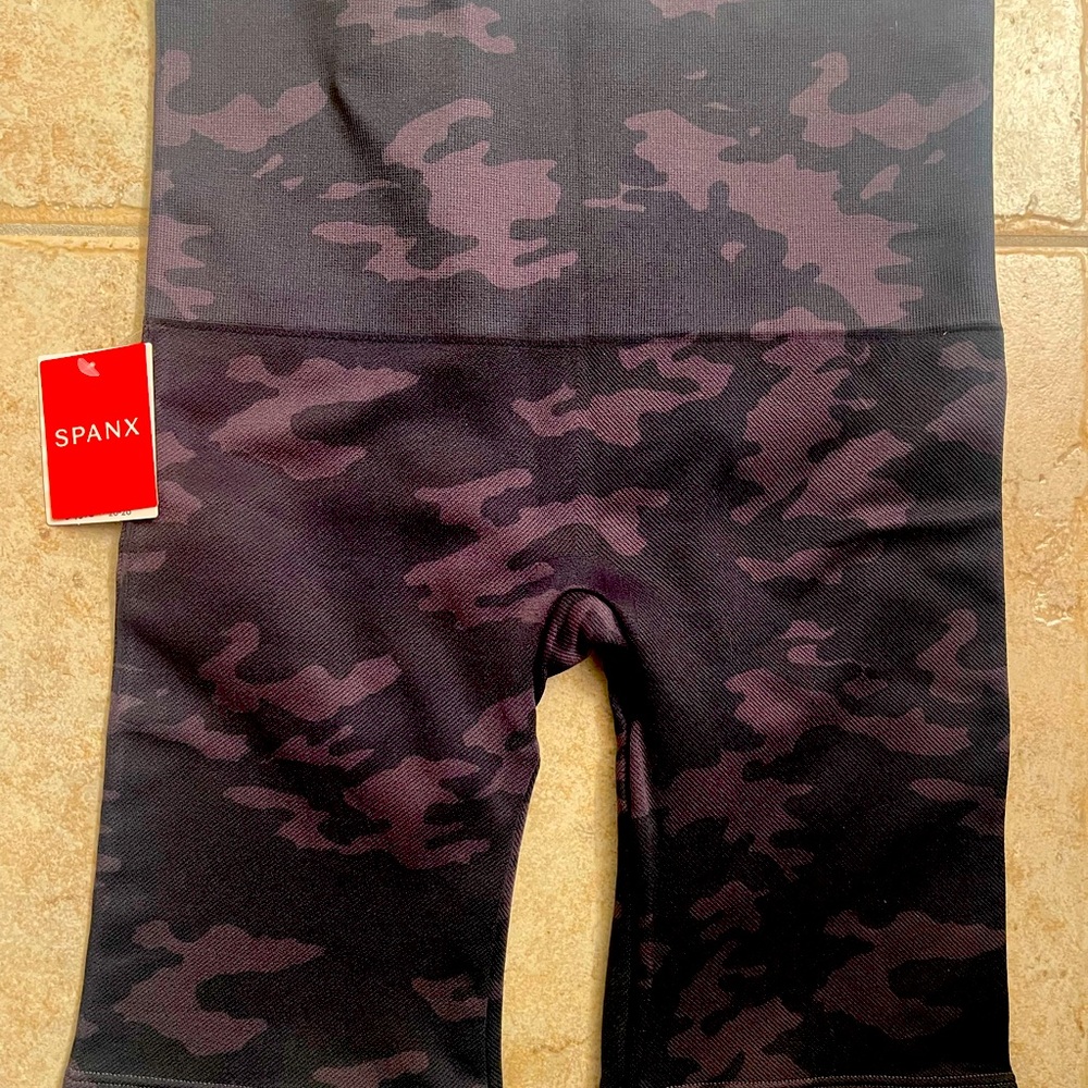 Spanx Camo Biker Shorts-M
